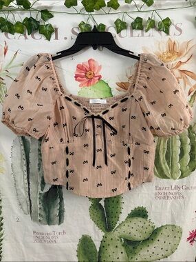 NWOT Lush Ruched Puff-Sleeve Bow Crop Top
